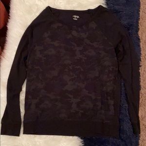 Black camo sweat shirt